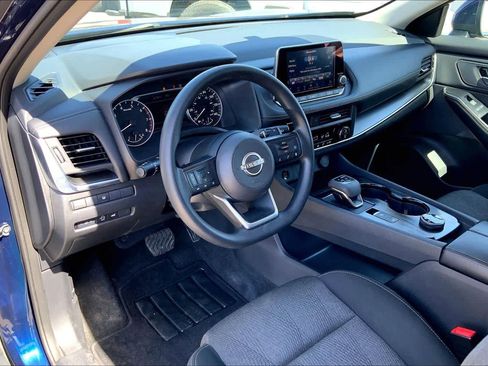 Used 2024 Nissan Rogue SV image 18