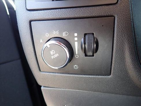 Used 2013 Dodge Challenger R/T RWD image 11