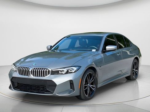 Used 2023 BMW 330e w/ M Sport Package RWD image 1