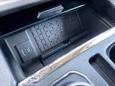 Used 2024 Ford Expedition XLT RWD image 24