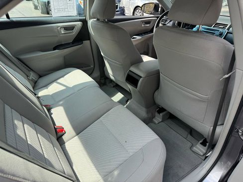 Used 2017 Toyota Camry LE FWD image 12
