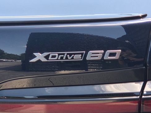 Used 2025 BMW i7 xDrive60 AWD/4WD image 29
