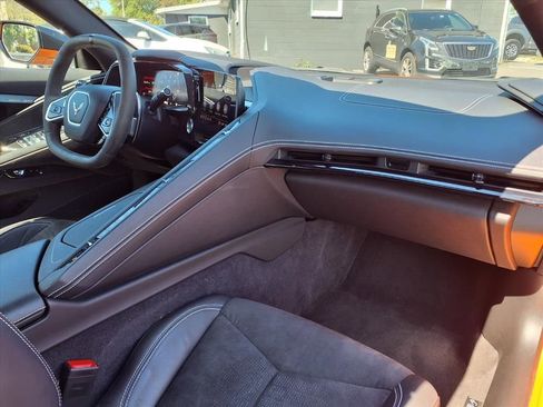 Used 2023 Chevrolet Corvette Stingray w/ Z51 Performance Package image 11