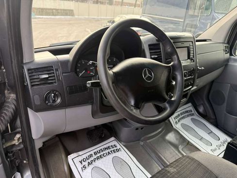 Used 2014 Mercedes-Benz Sprinter 2500 image 25