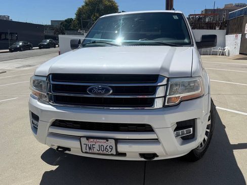 Used 2015 Ford Expedition EL XLT w/ Equipment Group 202A AWD/4WD image 4