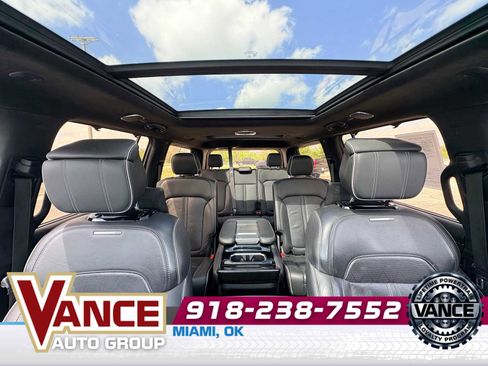 Used 2022 Jeep Grand Wagoneer Series II AWD/4WD image 40