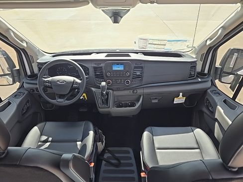 New 2025 Ford Transit 250 148 Medium Roof image 17