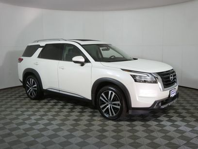 Used 2023 Nissan Pathfinder Platinum