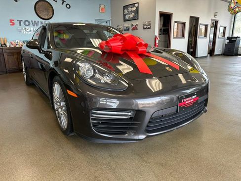 Used 2016 Porsche Panamera GTS image 3