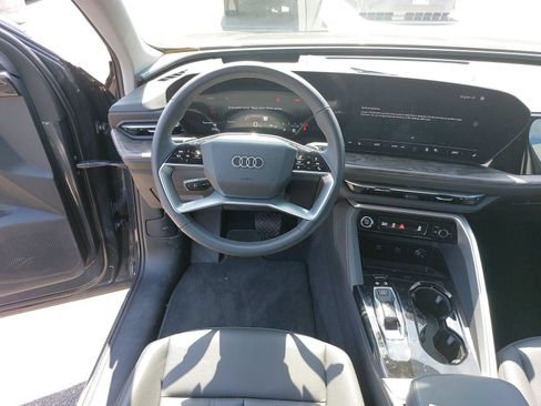 Used 2025 Audi Q5 Premium w/ Premium Plus AWD/4WD image 6