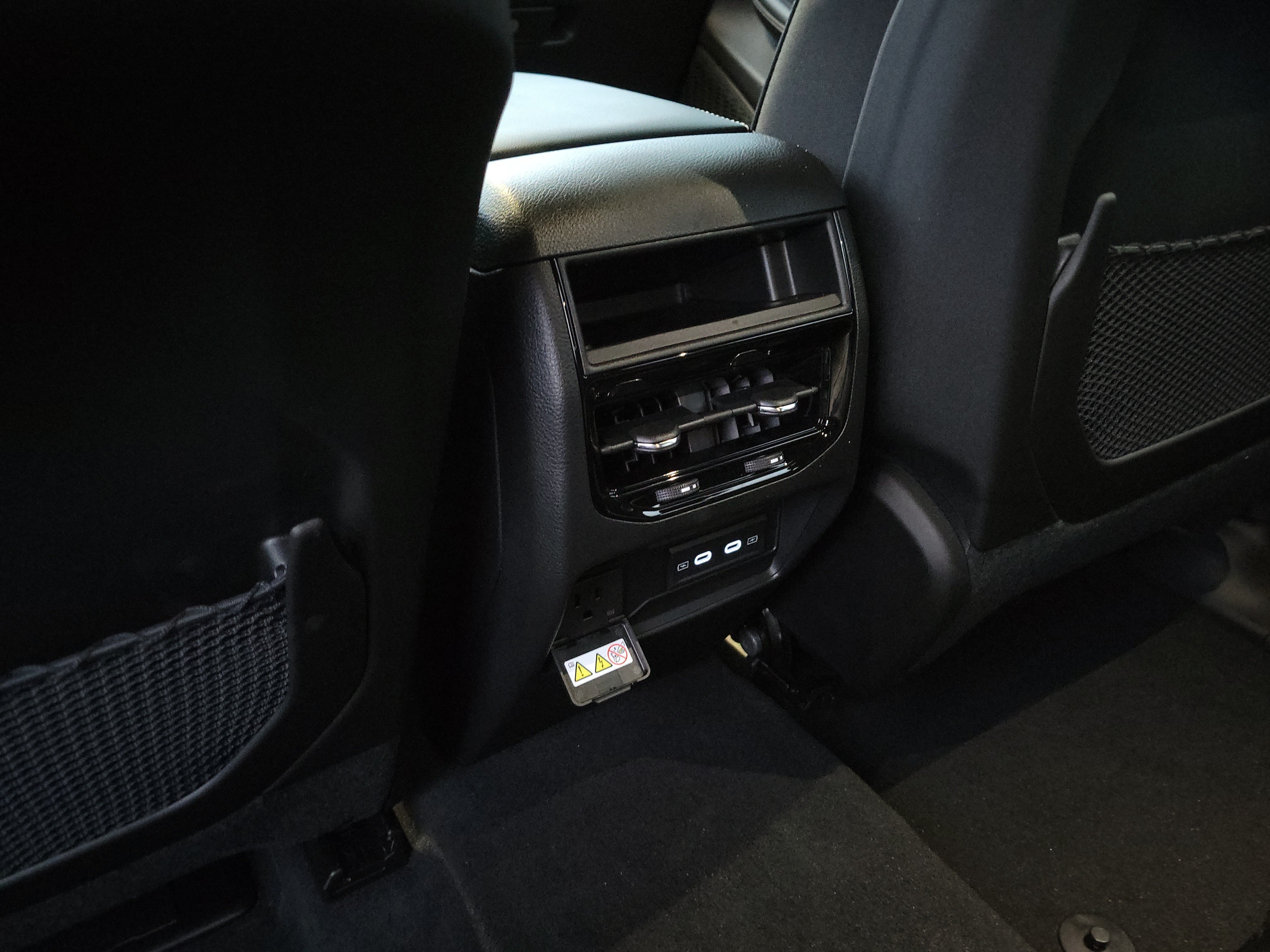 New 2027 Jeep Grand Cherokee Altitude RWD image 11