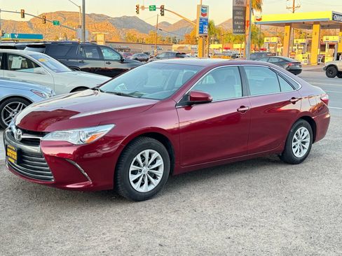 Used 2015 Toyota Camry LE FWD image 7