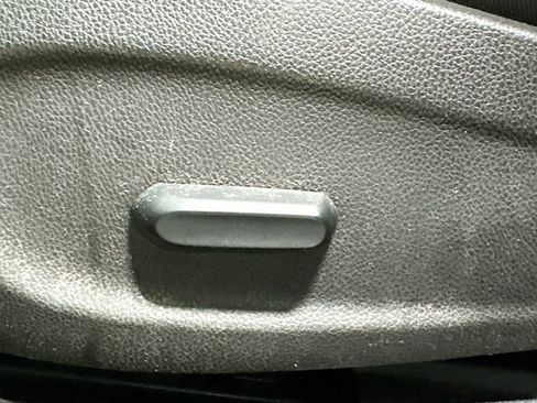 Used 2014 Chevrolet Cruze LT FWD image 18