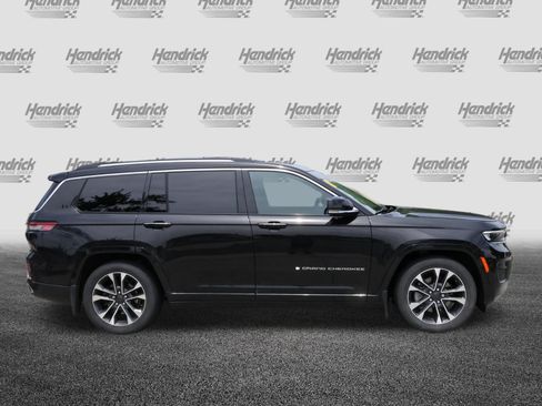 Used 2022 Jeep Grand Cherokee L Overland w/ MOPAR Finishing Package AWD/4WD image 10