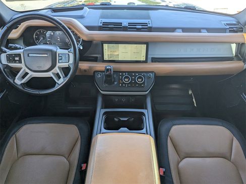 Used 2023 Land Rover Defender 110 X-Dynamic SE image 6