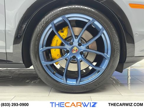 Used 2025 Porsche Cayenne GTS image 42