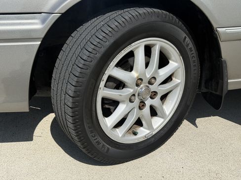 Used 2001 Toyota Camry XLE FWD image 18