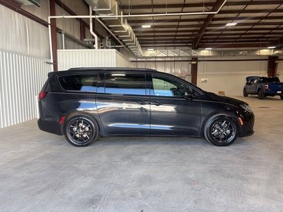 Used 2019 Chrysler Pacifica Limited w/ S Appearance Package