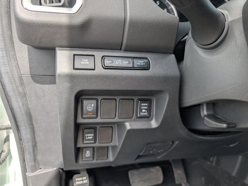 Used 2025 Nissan Frontier SV w/ SV Convenience Package image 27