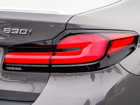 Used 2021 BMW 530i 530i w/ Premium Package image 8