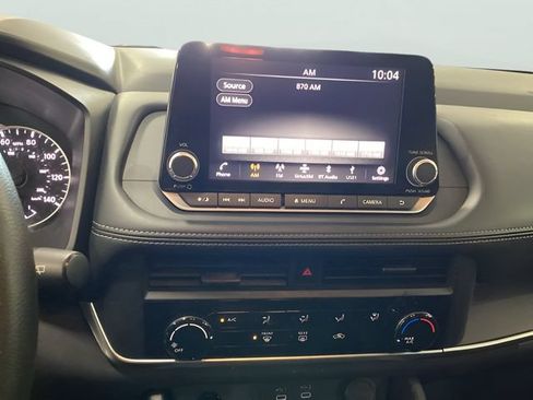 Used 2024 Nissan Rogue S AWD/4WD image 9