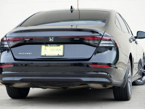 Used 2023 Honda Accord EX image 4