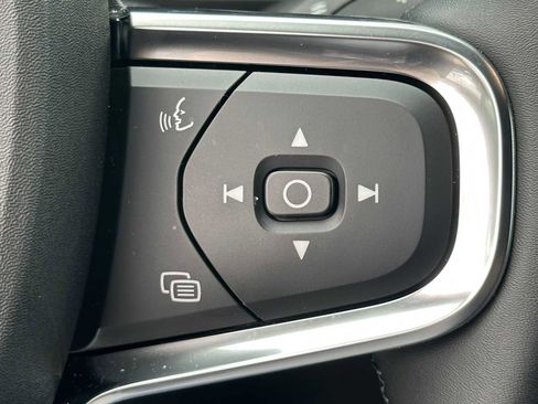 Used 2025 Volvo EX40 Core w/ Climate Package AWD/4WD image 31