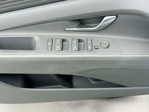 Certified 2024 Hyundai Elantra SEL w/ Convenience Package FWD image 17