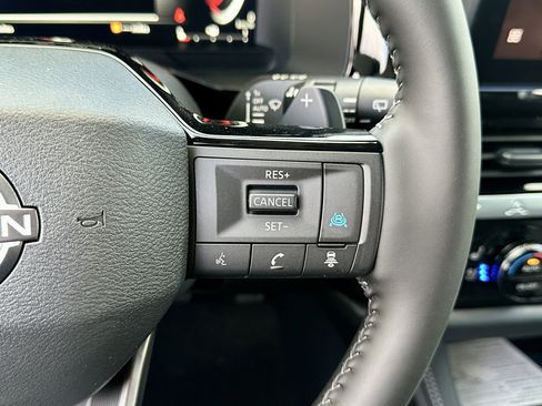 New 2026 Nissan Pathfinder Platinum AWD/4WD image 30