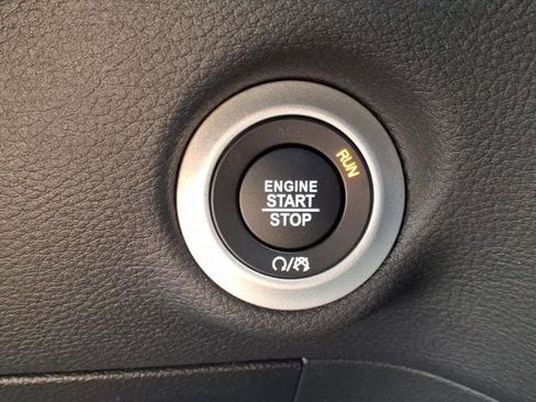 New 2026 Chrysler Pacifica Select image 20