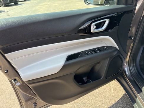 Certified 2023 Jeep Compass Limited AWD/4WD image 25