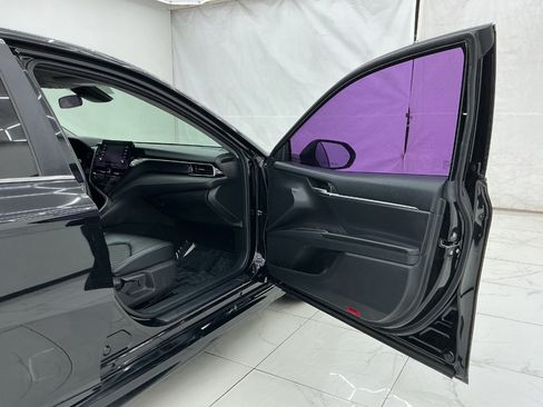 Used 2021 Toyota Camry SE FWD image 17