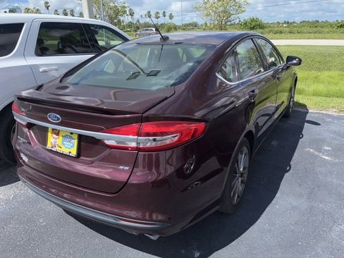 Used 2017 Ford Fusion SE w/ Equipment Group 201A image 3