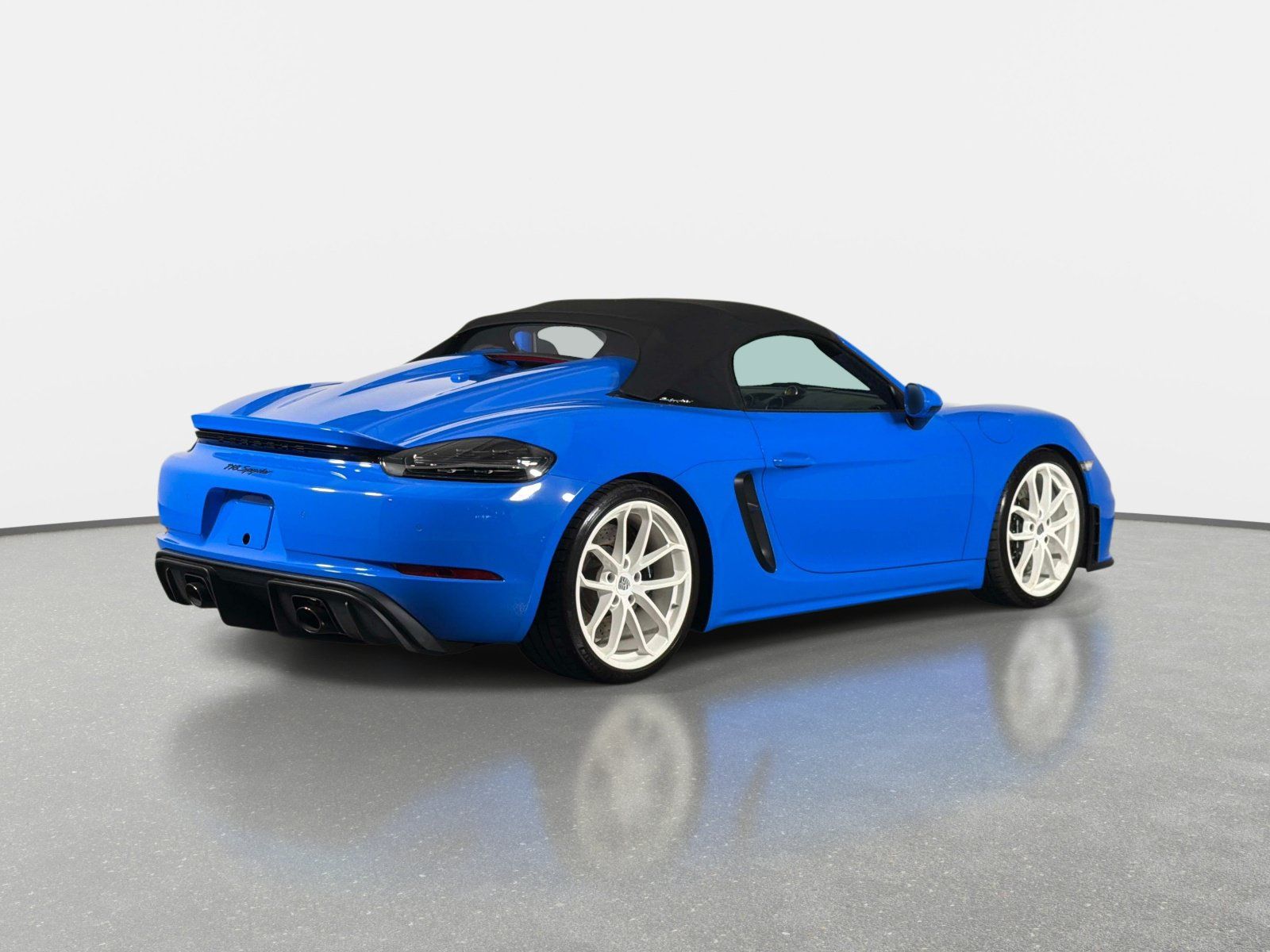 Used 2023 Porsche 718 Boxster Spyder RWD image 3