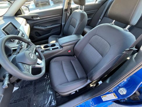 Used 2025 Nissan Altima 2.5 SV image 31