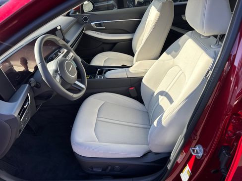 Certified 2025 Hyundai Sonata SEL image 9