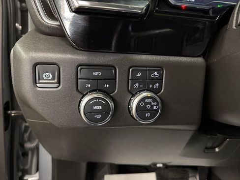 Used 2025 GMC Sierra 1500 SLT AWD/4WD image 19