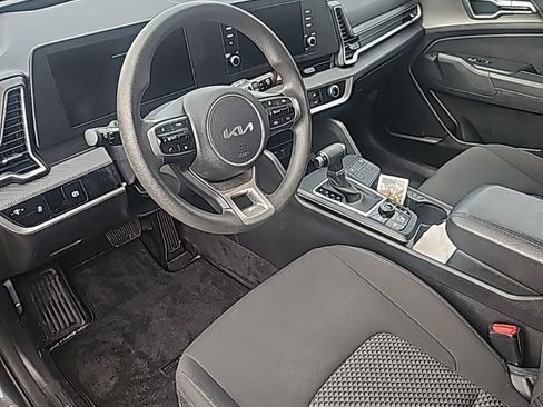 Used 2023 Kia Sportage LX image 5