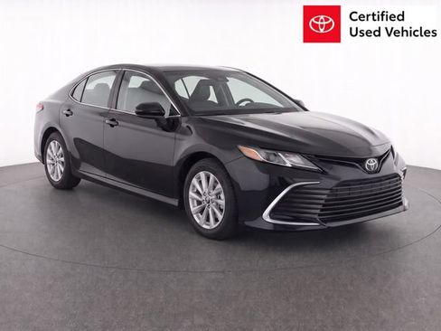 Used 2023 Toyota Camry LE FWD image 1