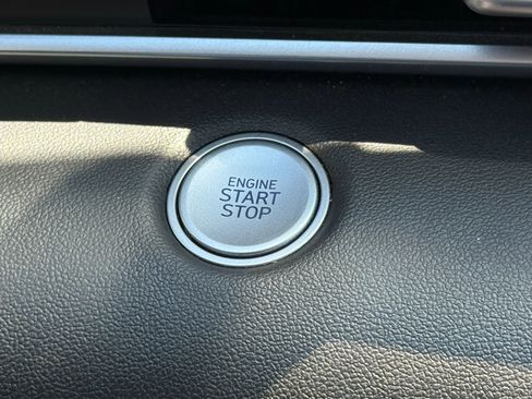 Used 2022 Hyundai Elantra SEL FWD image 21
