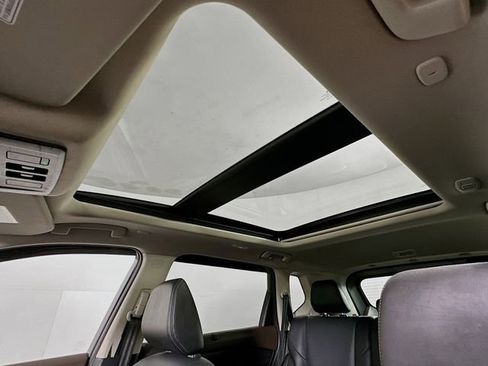 Certified 2022 Nissan Rogue Platinum w/ Head-Up Display Package image 24