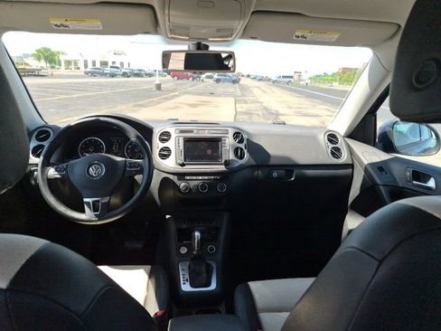 Used 2017 Volkswagen Tiguan S FWD image 12