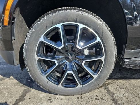 Used 2025 Chevrolet Tahoe RST w/ Comfort Package image 34