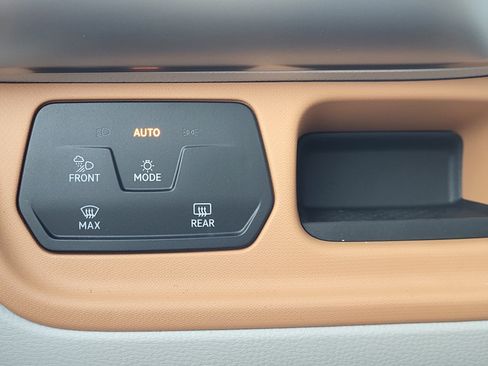 New 2025 Volkswagen ID. Buzz 1st Edition image 35