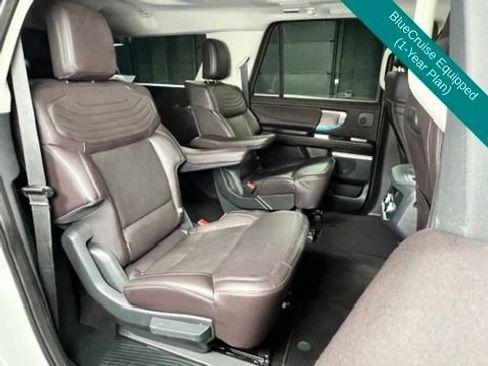 Used 2025 Ford Expedition Max Platinum w/ Platinum Ultimate Package AWD/4WD image 14