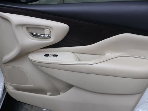 Used 2019 Nissan Murano Platinum w/ Cargo Package FWD image 11