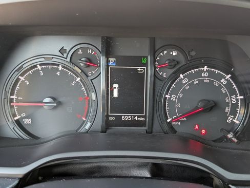Used 2021 Toyota 4Runner SR5 Premium AWD/4WD image 19