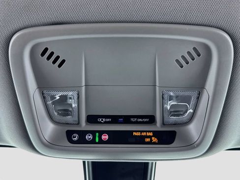 Used 2021 Chevrolet Malibu LT FWD image 19