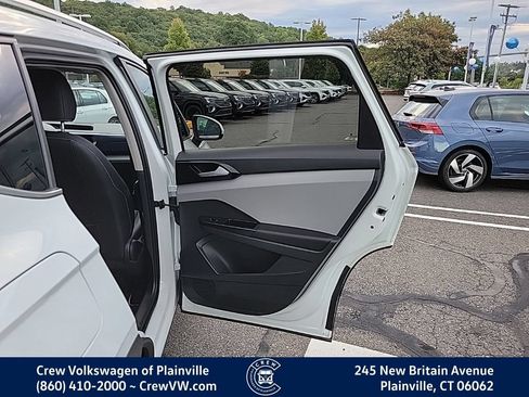 Certified 2023 Volkswagen Taos SE AWD/4WD image 43