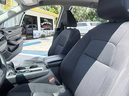 Used 2020 Nissan Altima 2.5 S FWD image 9